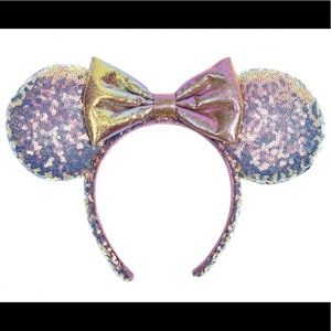 NWT Earidescent Minnie Ears!!!